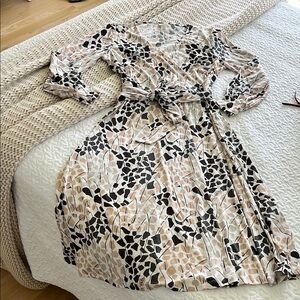 Abstract Floral Print Long Sleeve Dress in Cream and Black
